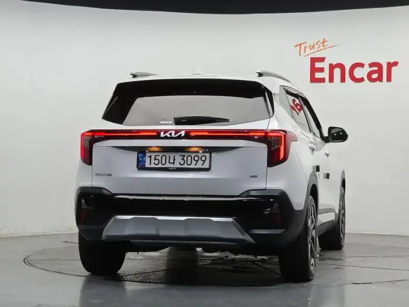 2023 Kia Seltos с пробегом 15 296 км