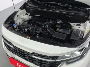 2023 Kia Seltos с пробегом 15 296 км