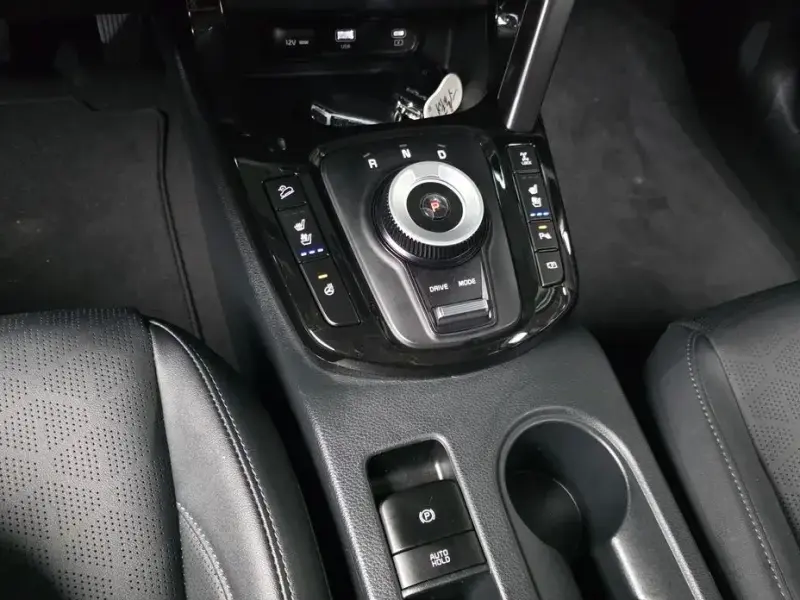 2023 Kia Seltos с пробегом 15 296 км
