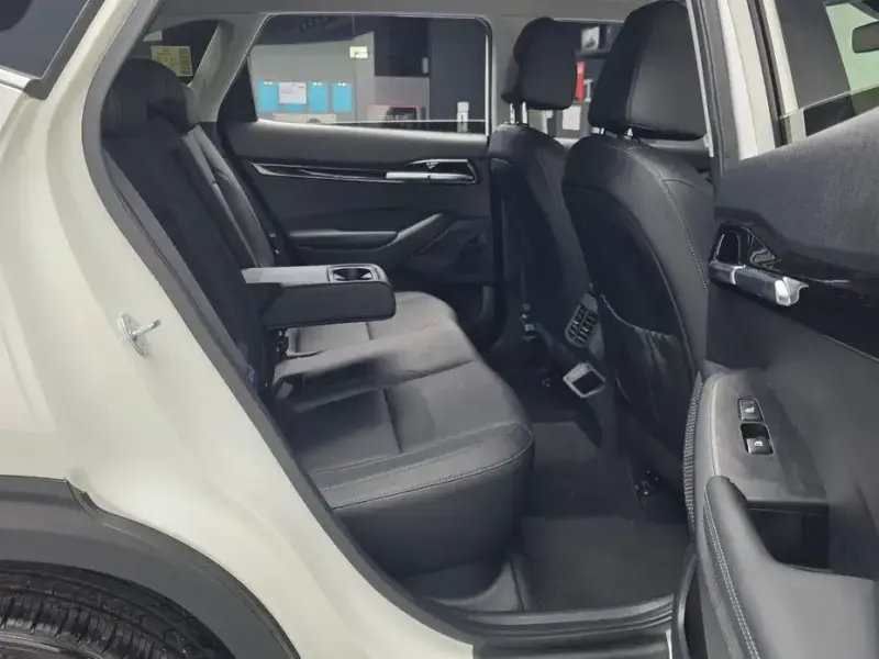 2023 Kia Seltos с пробегом 15 296 км