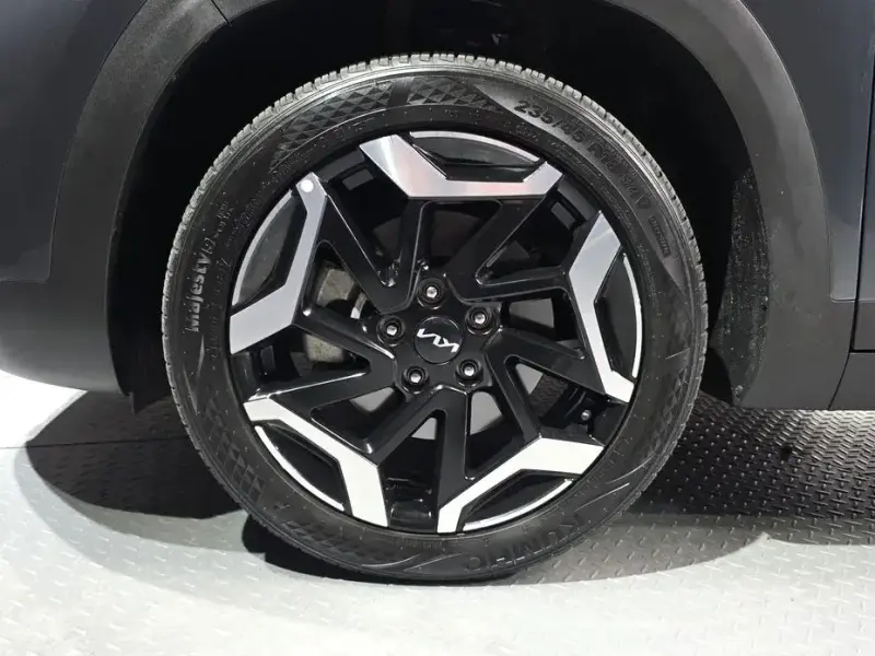 2023 Kia Seltos с пробегом 21 305 км