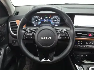 2024 Kia Seltos с пробегом 25 881 км