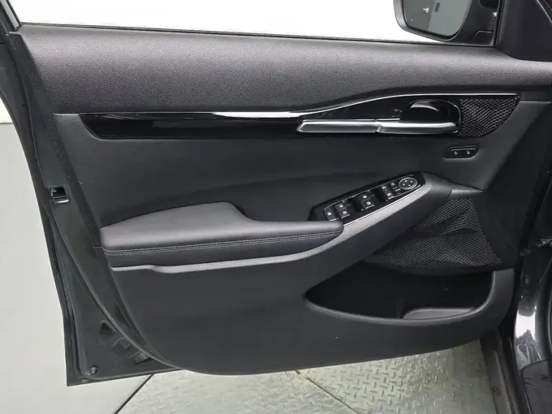2023 Kia Seltos с пробегом 10 675 км