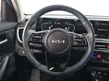 2023 Kia Seltos с пробегом 68 633 км