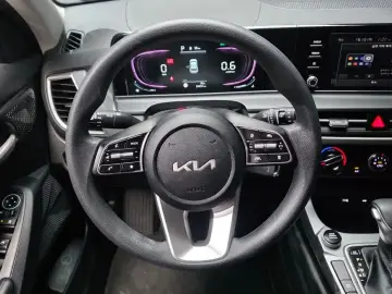 2023 Kia Seltos с пробегом 34 631 км