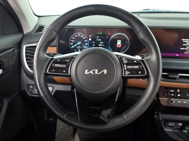 2024 Kia Seltos с пробегом 32 480 км
