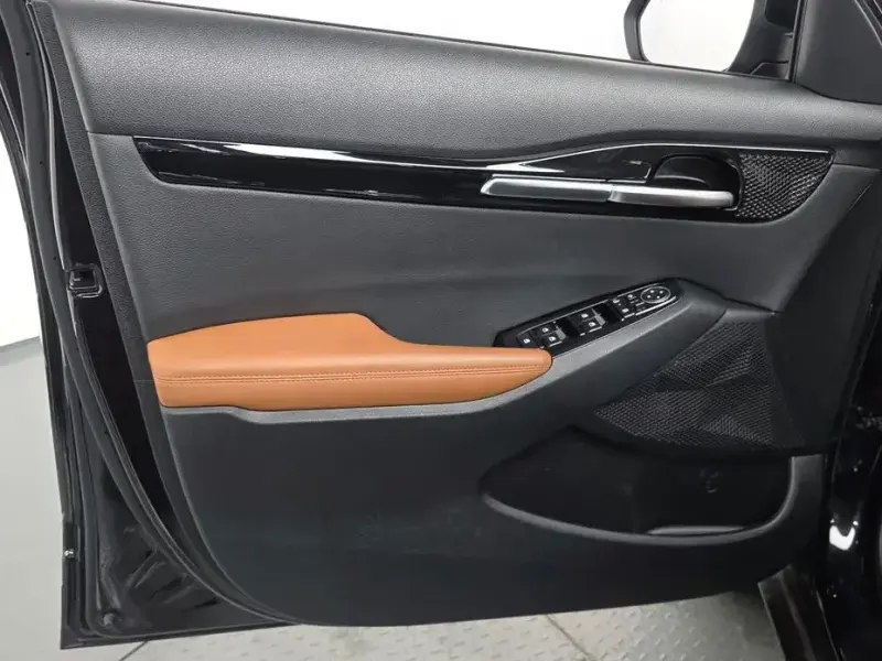2024 Kia Seltos с пробегом 32 480 км