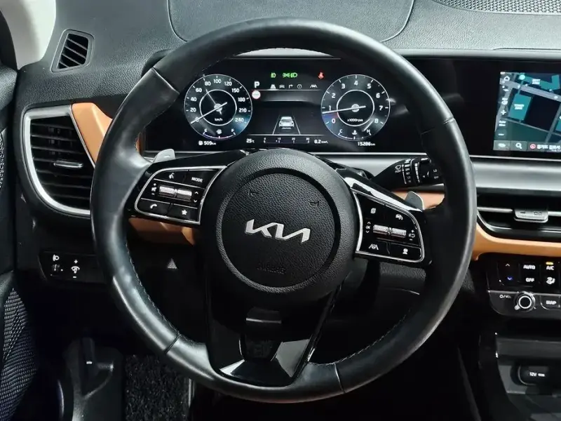 2023 Kia Seltos с пробегом 15 286 км