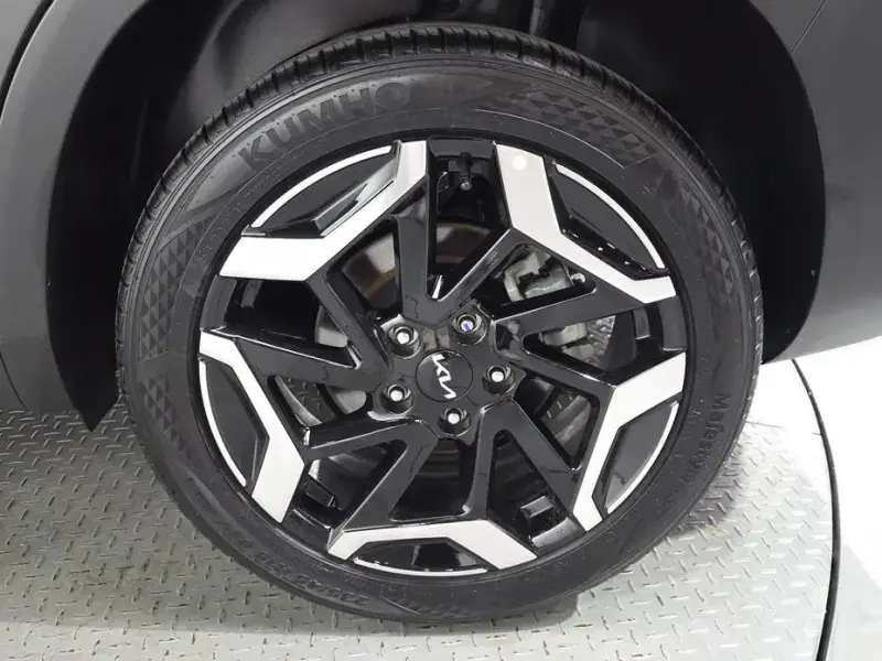 2025 Kia Seltos с пробегом 8 019 км