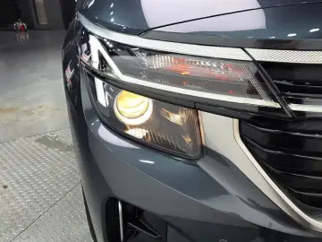 2025 Kia Seltos с пробегом 8 019 км