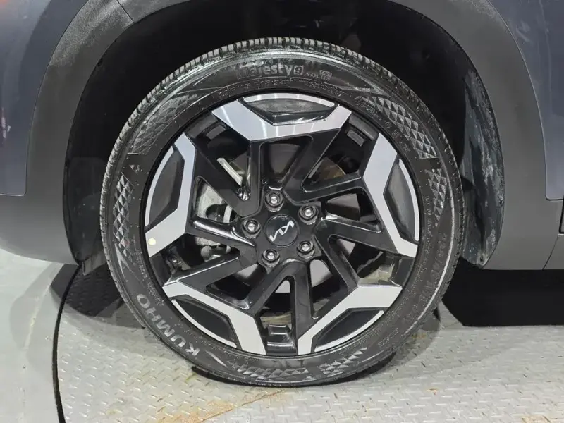 2025 Kia Seltos с пробегом 6 548 км