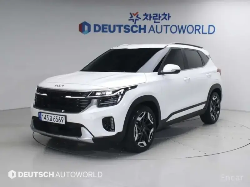 2023 Kia Seltos с пробегом 9 886 км