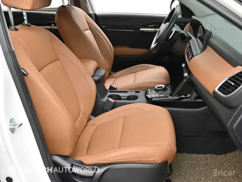 2023 Kia Seltos с пробегом 9 886 км