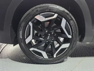 2024 Kia Seltos с пробегом 23 259 км