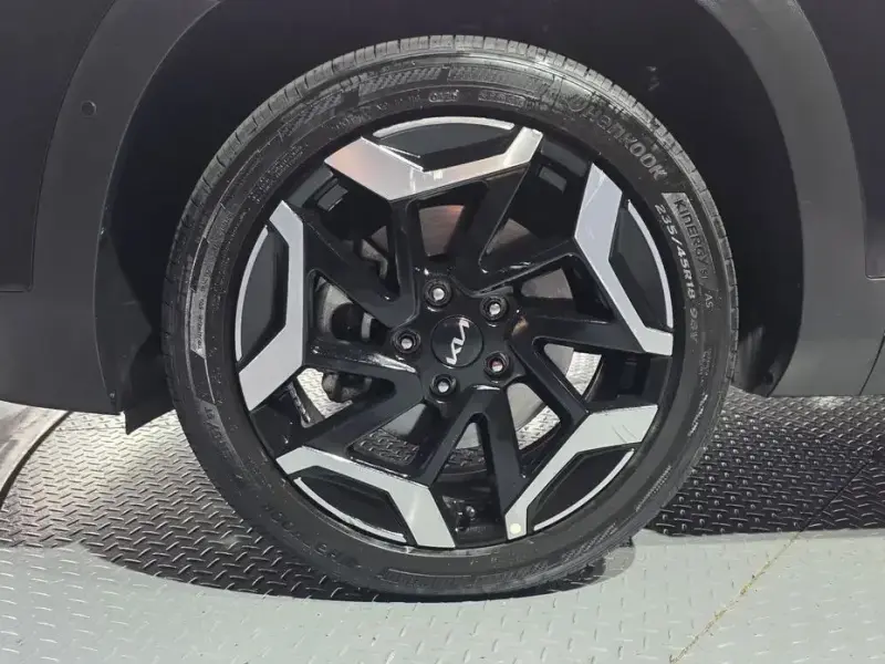 2024 Kia Seltos с пробегом 23 259 км