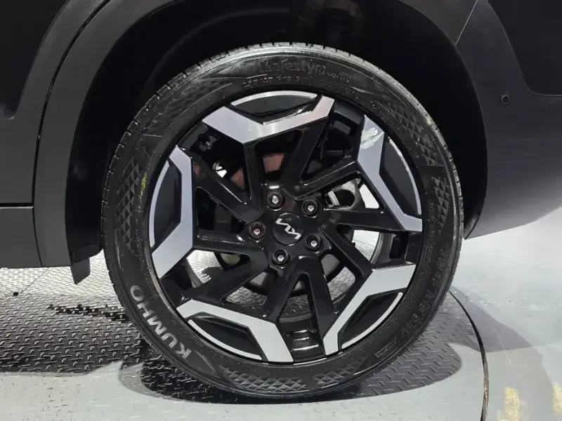 2024 Kia Seltos с пробегом 23 259 км