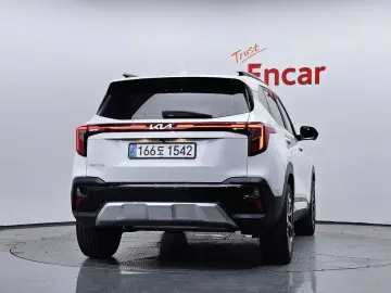 2023 Kia Seltos с пробегом 10 392 км