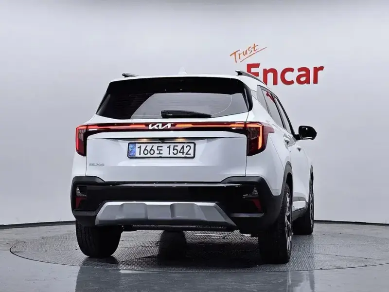 2023 Kia Seltos с пробегом 10 392 км