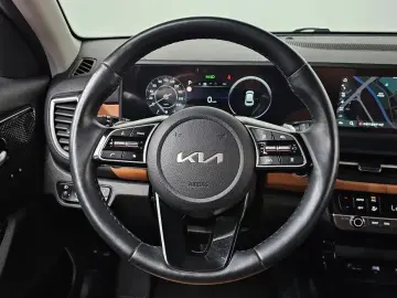 2023 Kia Seltos с пробегом 10 392 км