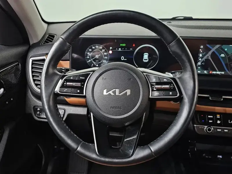 2023 Kia Seltos с пробегом 10 392 км