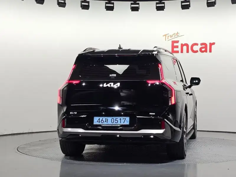 2023 Kia EV9 с пробегом 57 108 км