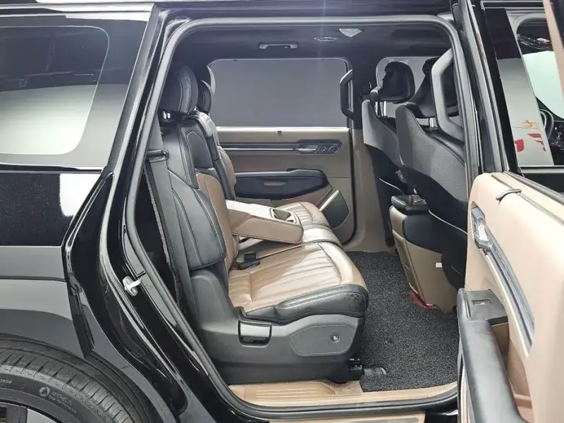 2023 Kia EV9 с пробегом 57 108 км
