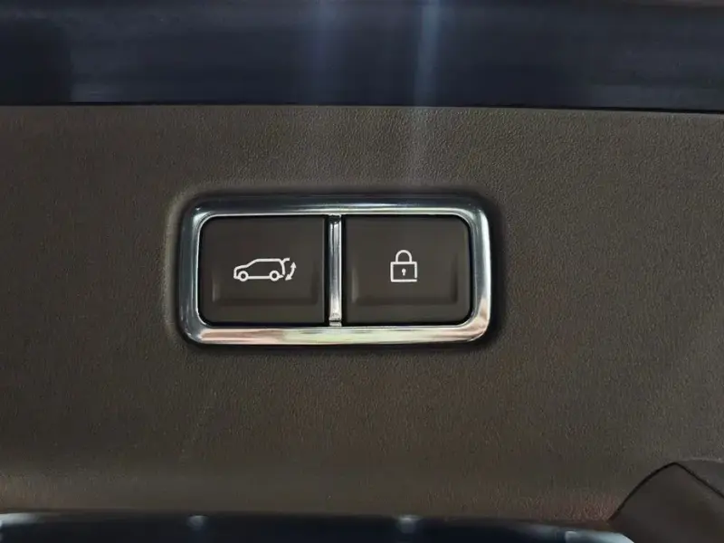 2023 Kia EV9 с пробегом 57 108 км