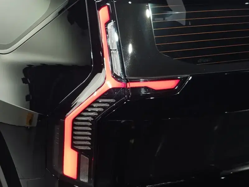 2023 Kia EV9 с пробегом 57 108 км