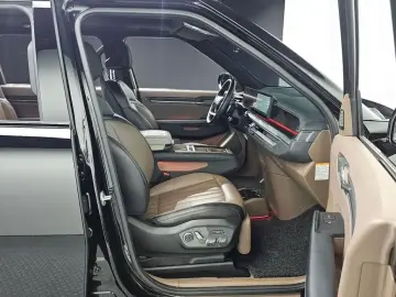 2023 Kia EV9 с пробегом 57 108 км