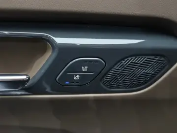 2023 Kia EV9 с пробегом 57 108 км