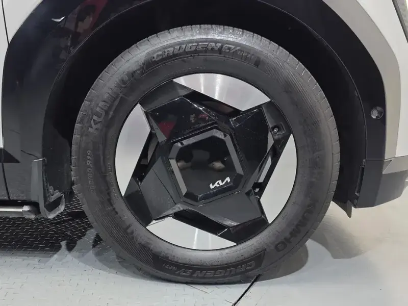2023 Kia EV9 с пробегом 48 404 км