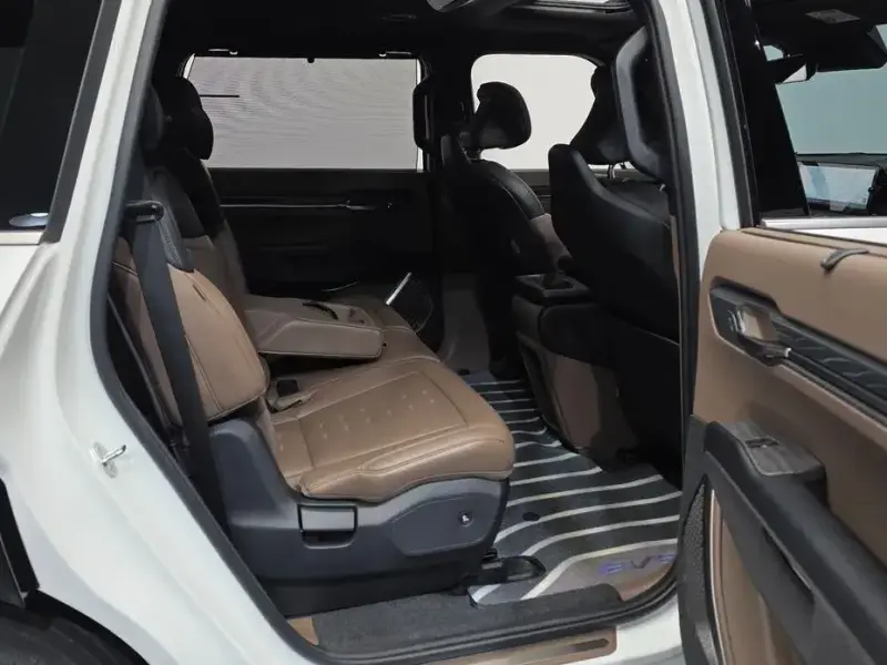 2023 Kia EV9 с пробегом 48 404 км