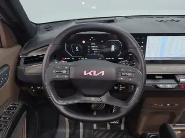 2023 Kia EV9 с пробегом 48 404 км