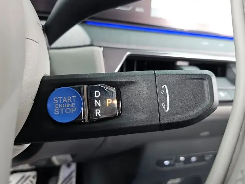 2023 Kia EV9 с пробегом 45 137 км