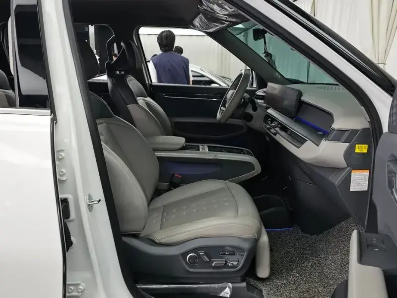 2023 Kia EV9 с пробегом 45 137 км