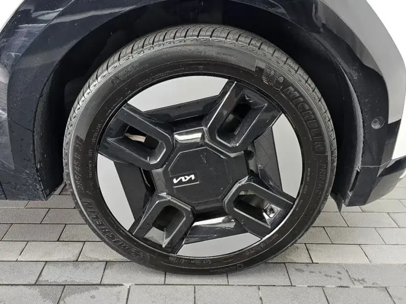 2023 Kia EV9 с пробегом 45 137 км