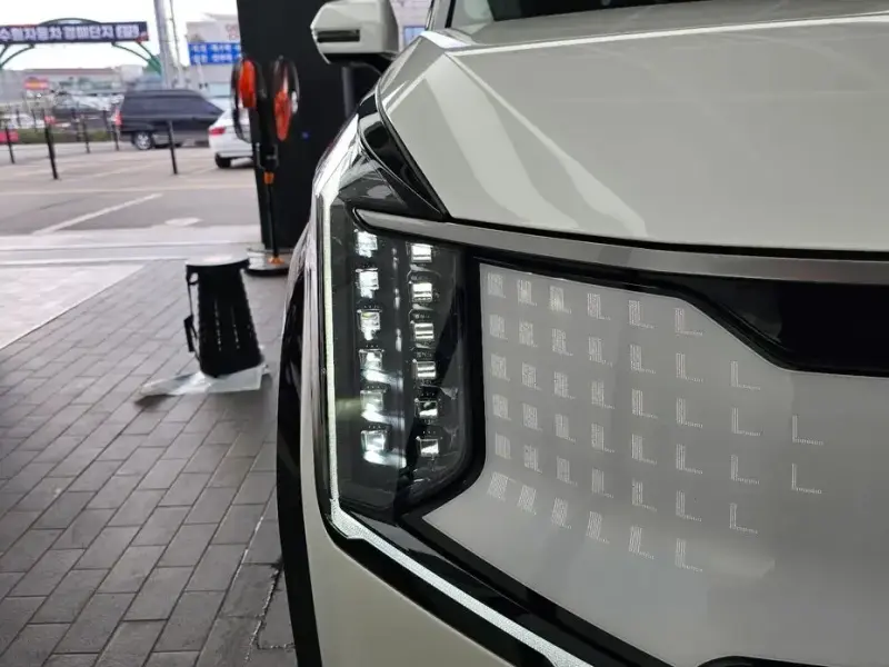 2023 Kia EV9 с пробегом 45 137 км