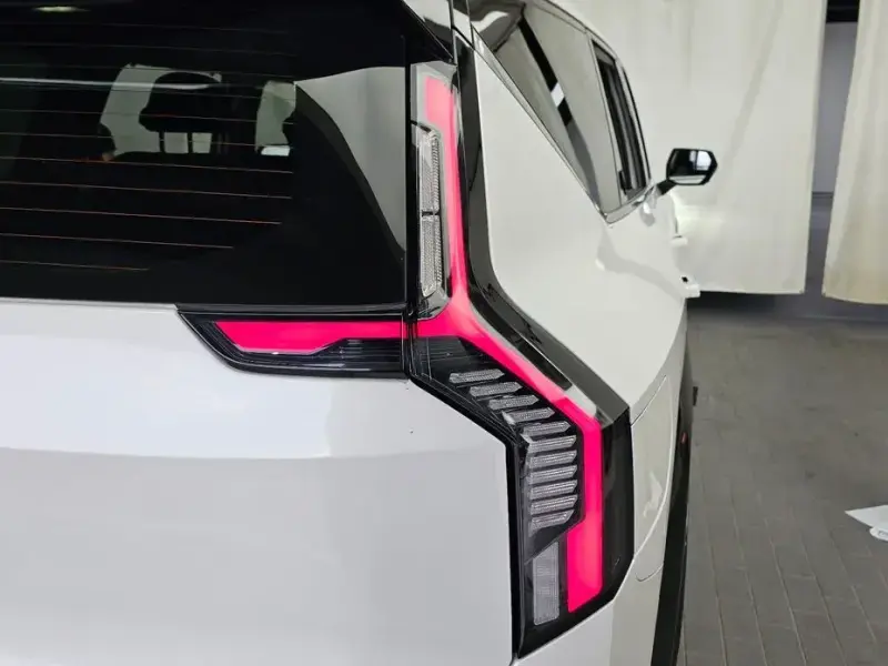 2023 Kia EV9 с пробегом 45 137 км