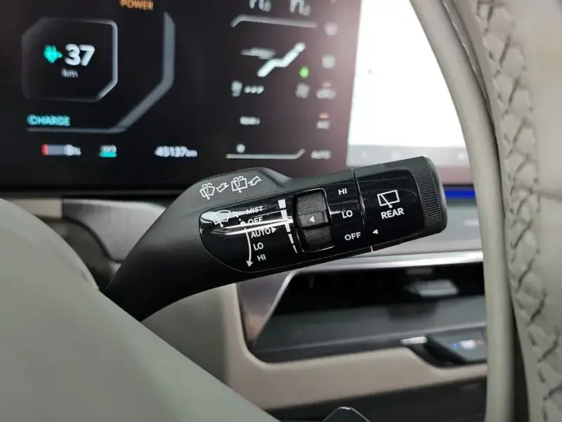 2023 Kia EV9 с пробегом 45 137 км