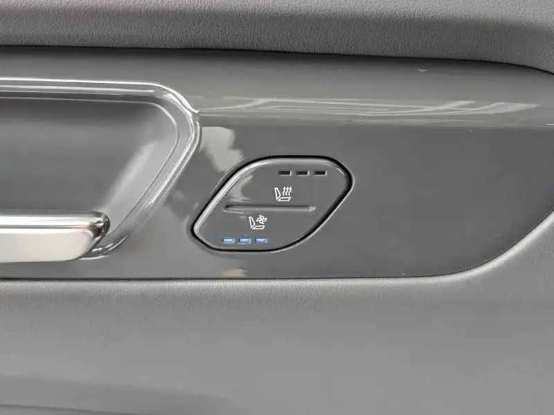 2023 Kia EV9 с пробегом 45 137 км