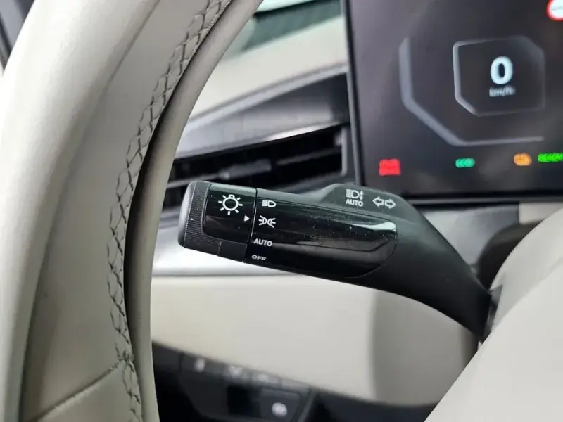 2023 Kia EV9 с пробегом 45 137 км