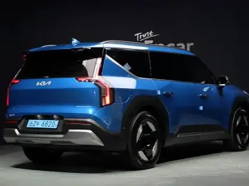 2023 Kia EV9 с пробегом 40 128 км