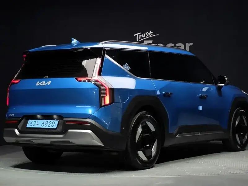 2023 Kia EV9 с пробегом 40 128 км