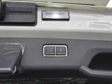 2023 Kia EV9 с пробегом 45 137 км