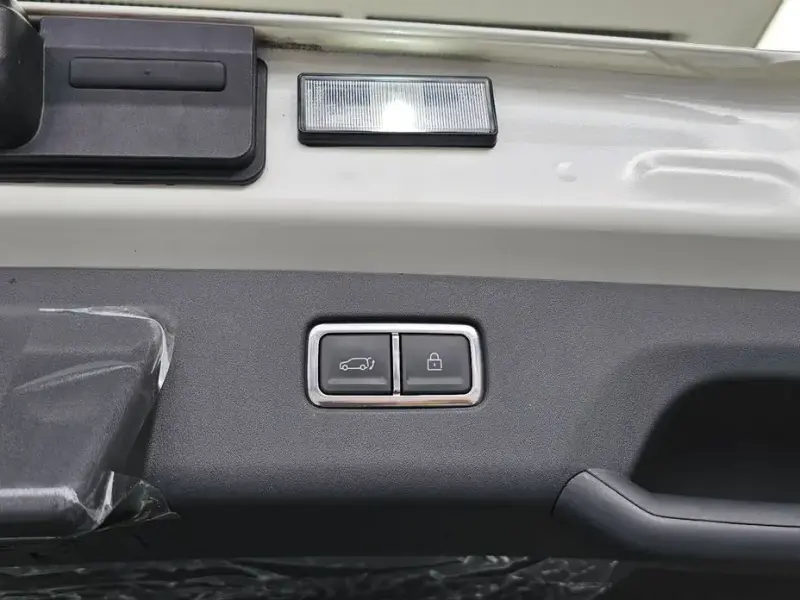 2023 Kia EV9 с пробегом 45 137 км