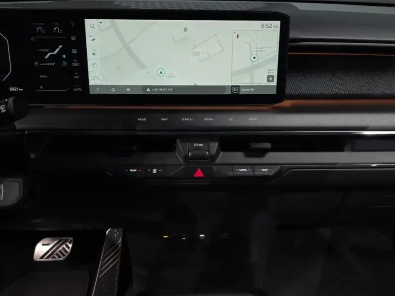 2025 Kia EV9 с пробегом 6 921 км