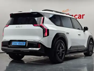 2023 Kia EV9 с пробегом 19 263 км
