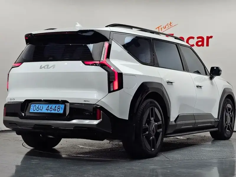 2023 Kia EV9 с пробегом 19 263 км