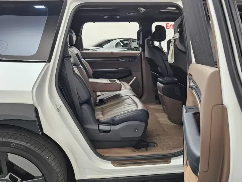 2023 Kia EV9 с пробегом 19 263 км