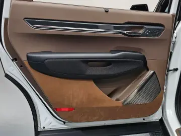 2023 Kia EV9 с пробегом 19 263 км